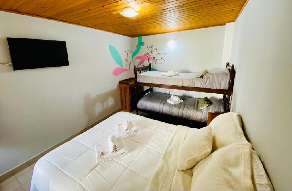 ホテル Maktub Hosteria El Bolsón エクステリア 写真